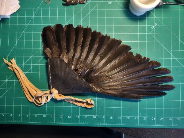 left wing size crow fan